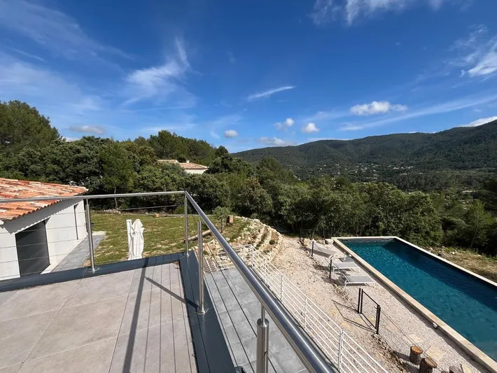 Chalet para 15 personas, con jardín además de vistas y piscina - 1