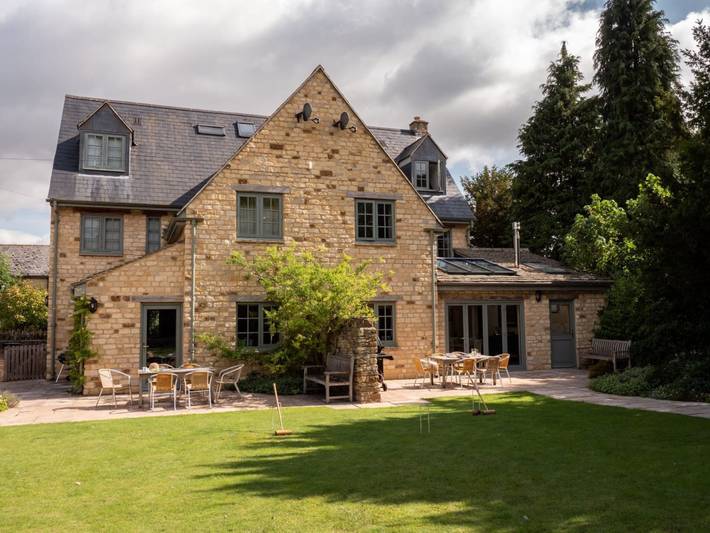 Cottage for 6 people, with Terrace and Garden as well as Pool in Kingham
