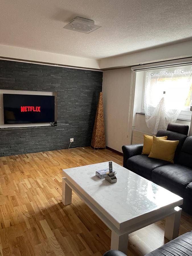 Ganze Wohnung, Two-Bedroom Apartment in Plancemont, Val-de-Travers