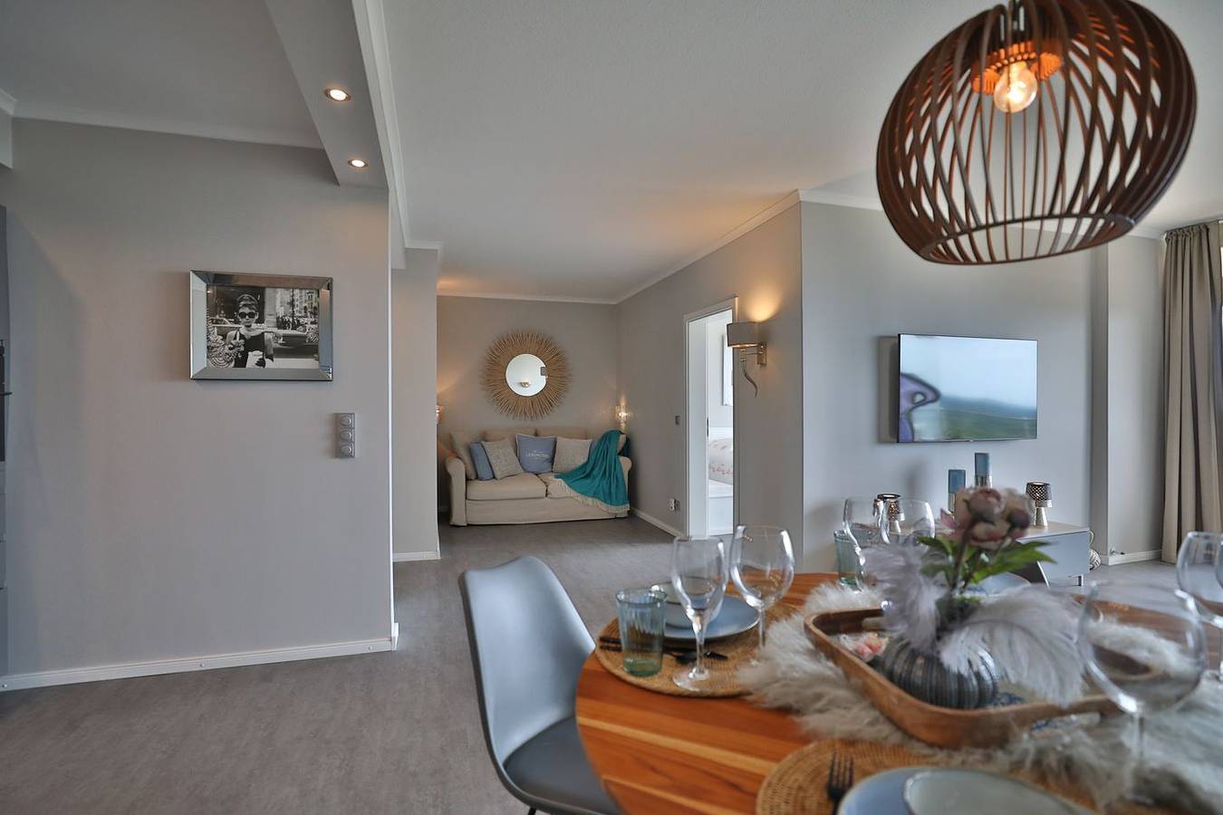 Entire apartment, Luxuriöse 2-Zimmer-Ferienwohnung mit Balkon und Meerblick am Timmendorfer Strand in Timmendorfer Strand, East Holstein