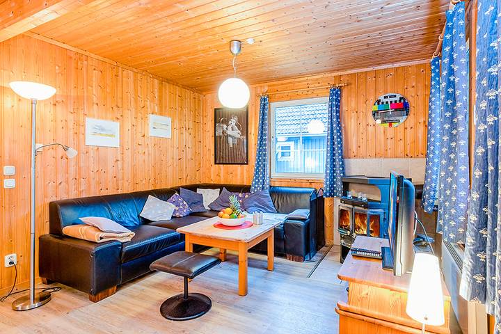 Ferienhaus für 6 Personen, mit Terrasse und Garten sowie Sauna in Userin - 3