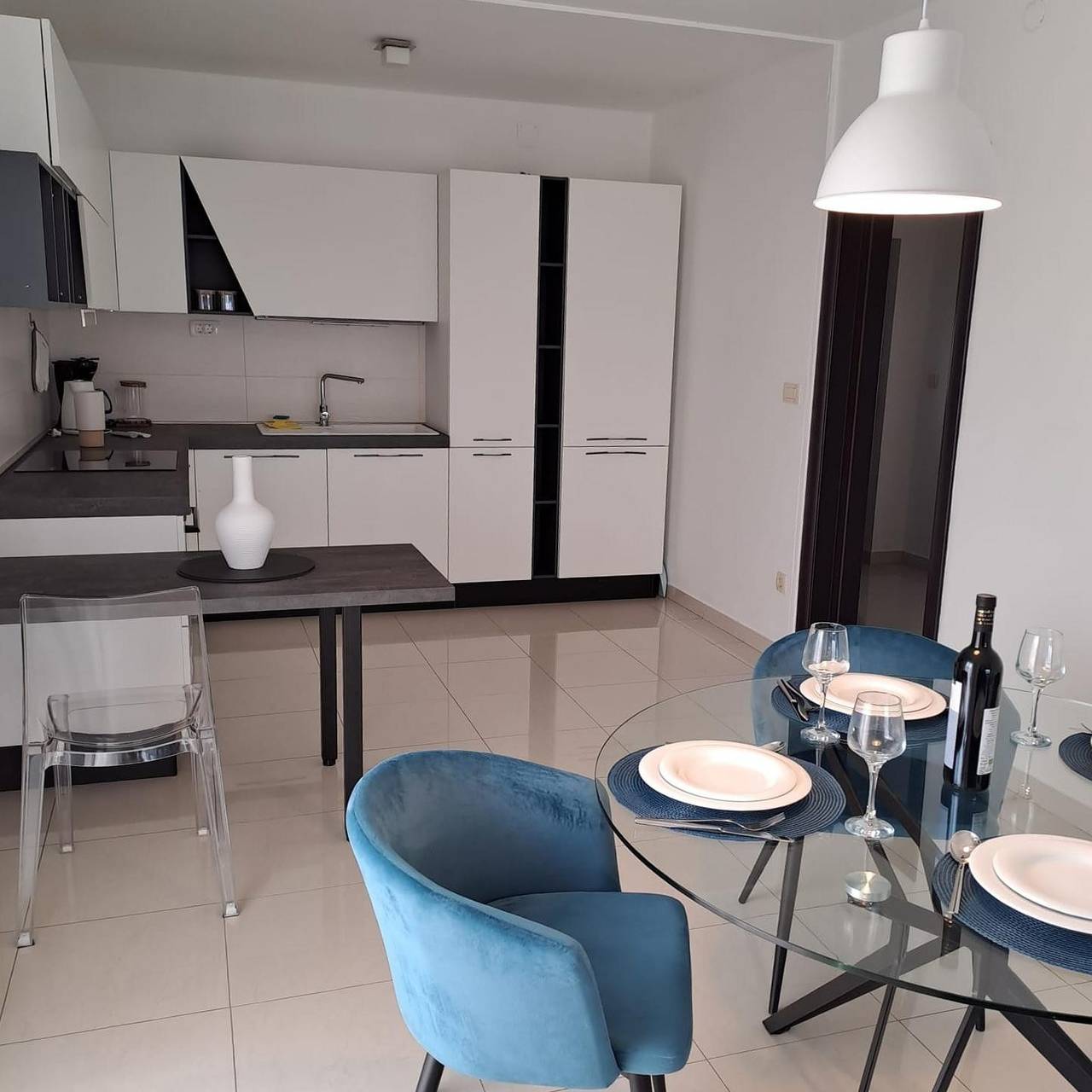 Entire apartment, Two bedroom apartment with balcony and sea view Slatine, Čiovo A-24699-a in Slatine, Ciovo