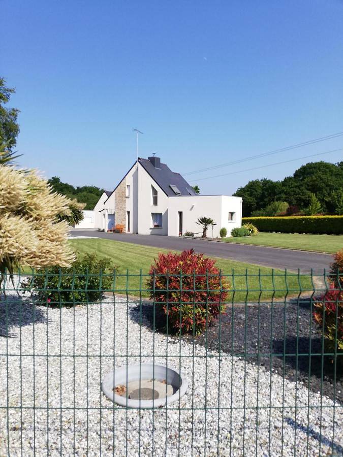 Gîte pour 2 personnes, avec terrasse et jardin à Coëtmieux