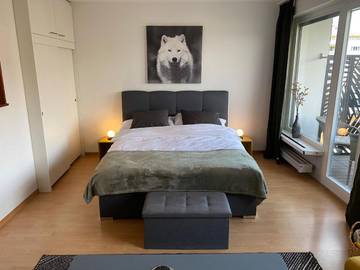 Gîte pour 2 personnes, avec piscine ainsi que vue et balcon, animaux acceptés à Fribourg