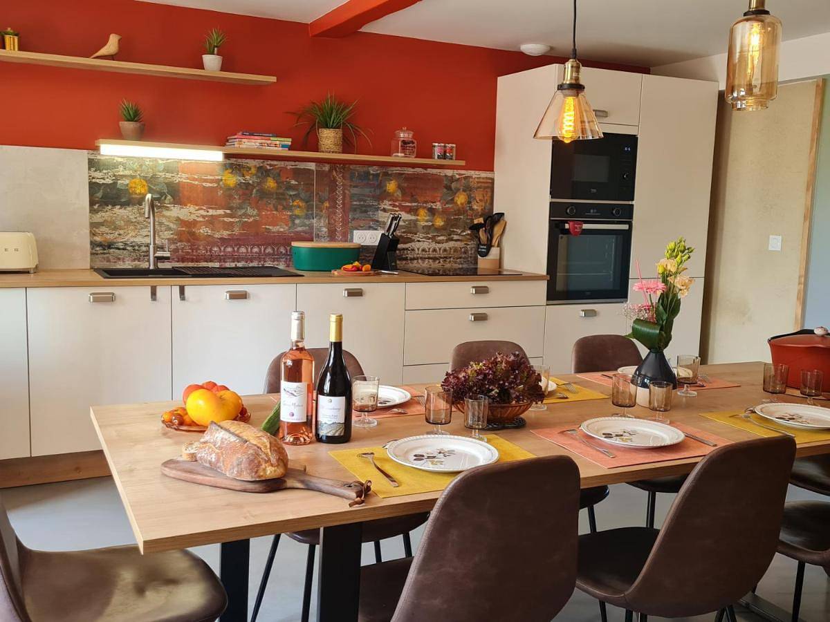 Escapade Champ'être 6 à 8 personnes Spa et Escape Game in Saint-Cyr-les-Vignes, Montbrison