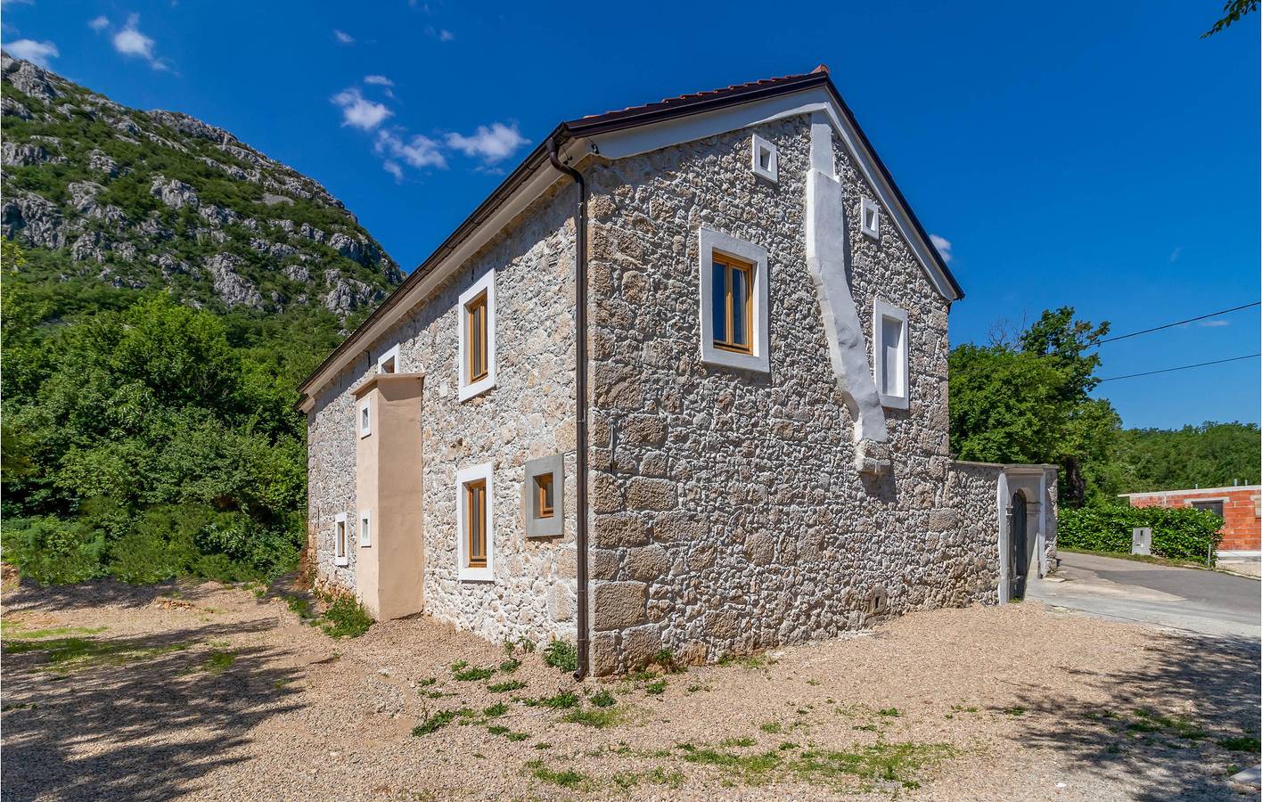 Gezellig appartement met 2 slaapkamers, zwembad en terras, vlak bij de kust en bezienswaardigheden in Tribalj, Primorje-Gorski Kotar