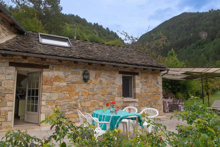 Gîte pour 4 personnes, avec Terrasse ainsi que Jardin et Vue