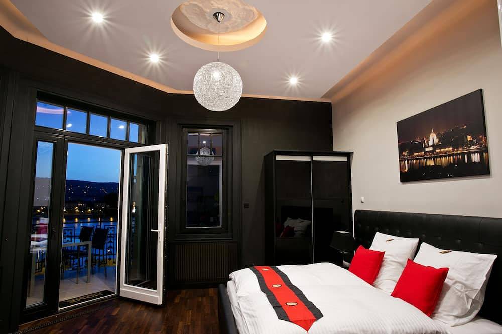 Apartamento entero, Apartamento moderno con una vista impresionante del Danubio y las montañas. in Budapest, Közép-Magyarország
