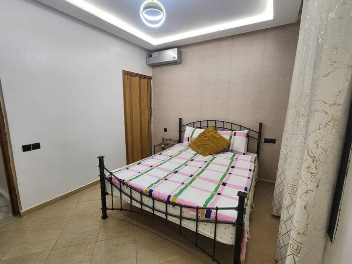 Location de vacances pour 12 personnes, avec vue ainsi que sauna et piscine dans Ain Cheggag - 3