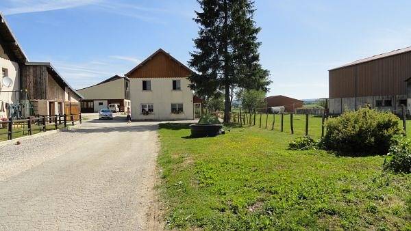 Gîte pour 6 personnes avec terrasse in Doubs