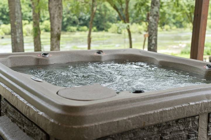 Glamping for 12 people, with hot tub and balcony as well as yard in Oklahoma