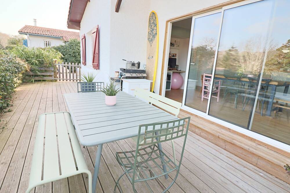 Quiet house, 10mns from ocean and golf course with private pool in Bidart, Bayonne region
