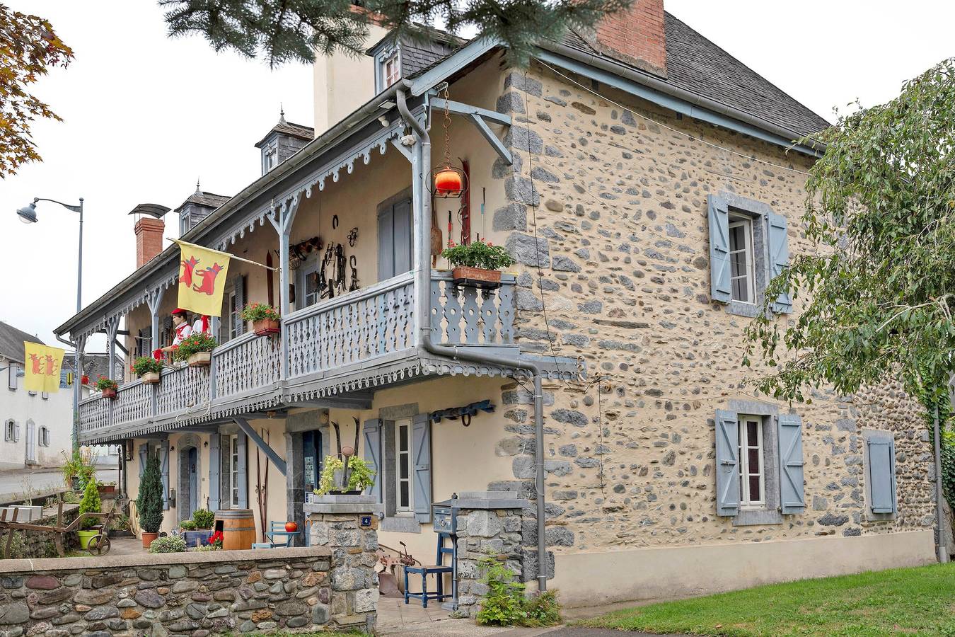 Holiday Home "Gîte La Petite Gourmande" with Shared Terrace, Communal Garden and Wi-Fi in Aramits, Béarn