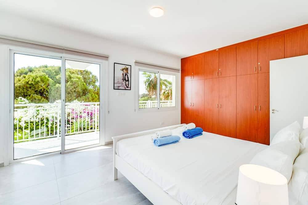 Villa Bettina by Ezoria Villas in Peyia, Chipre Sur