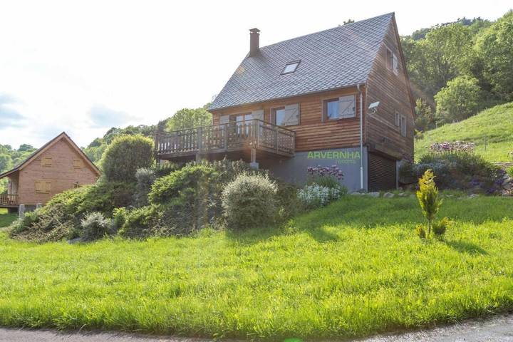 Chalet pour 6 personnes, avec terrasse et jardin à Chambon-sur-Lac - 3