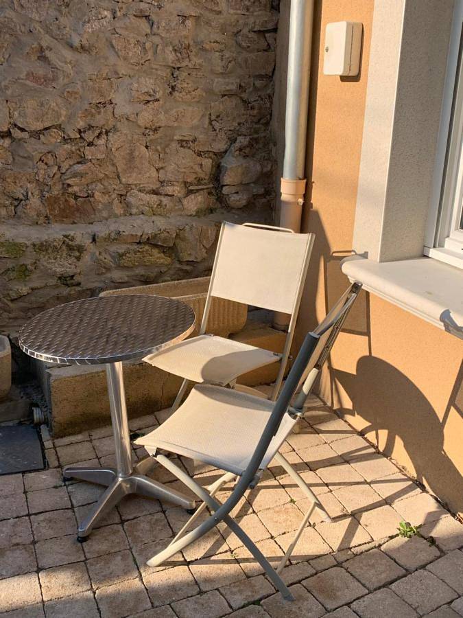 Gîte pour 2 personnes, avec terrasse à Vaugneray - 2