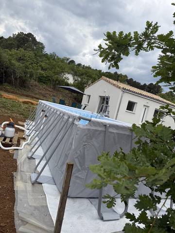 Gîte pour 8 personnes, avec jardin et terrasse à Vinezac