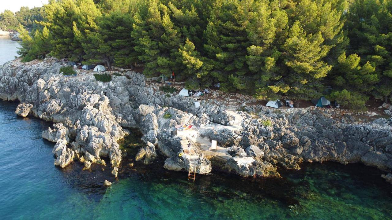 Pine Side Camp in Himarë, Vlorë