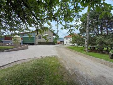 Gîte pour 14 personnes, avec vue et terrasse à Velle-sur-Moselle