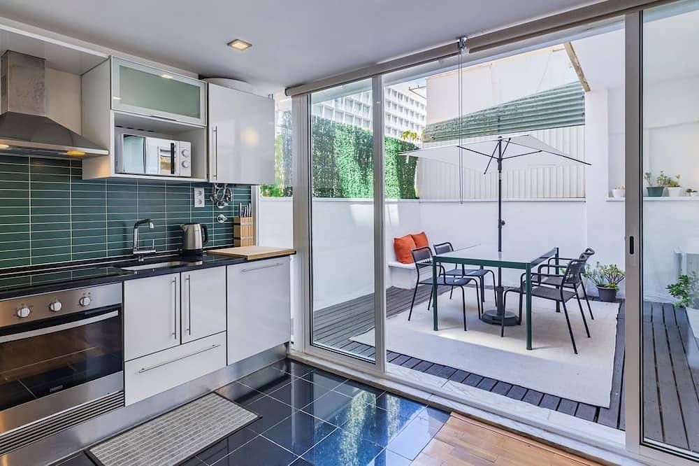 Ganze Wohnung, Central Sunny Terrace in Entrecampos by Lovelystay in Lissabon, Costa de Lisboa