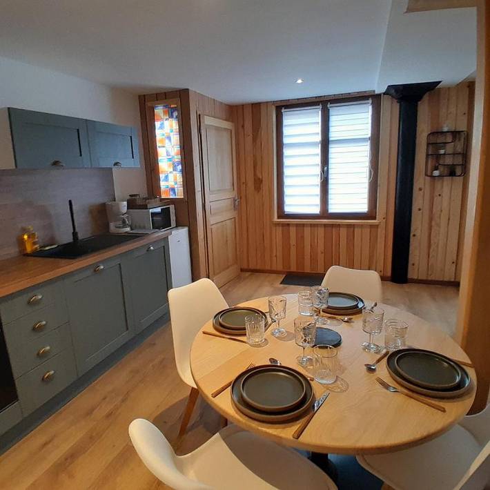 Gîte pour 4 personnes, avec Vue à Monthureux-sur-Saône