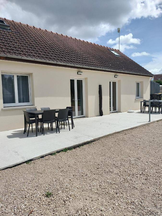 Location de vacances pour 5 personnes, avec jardin à Dry