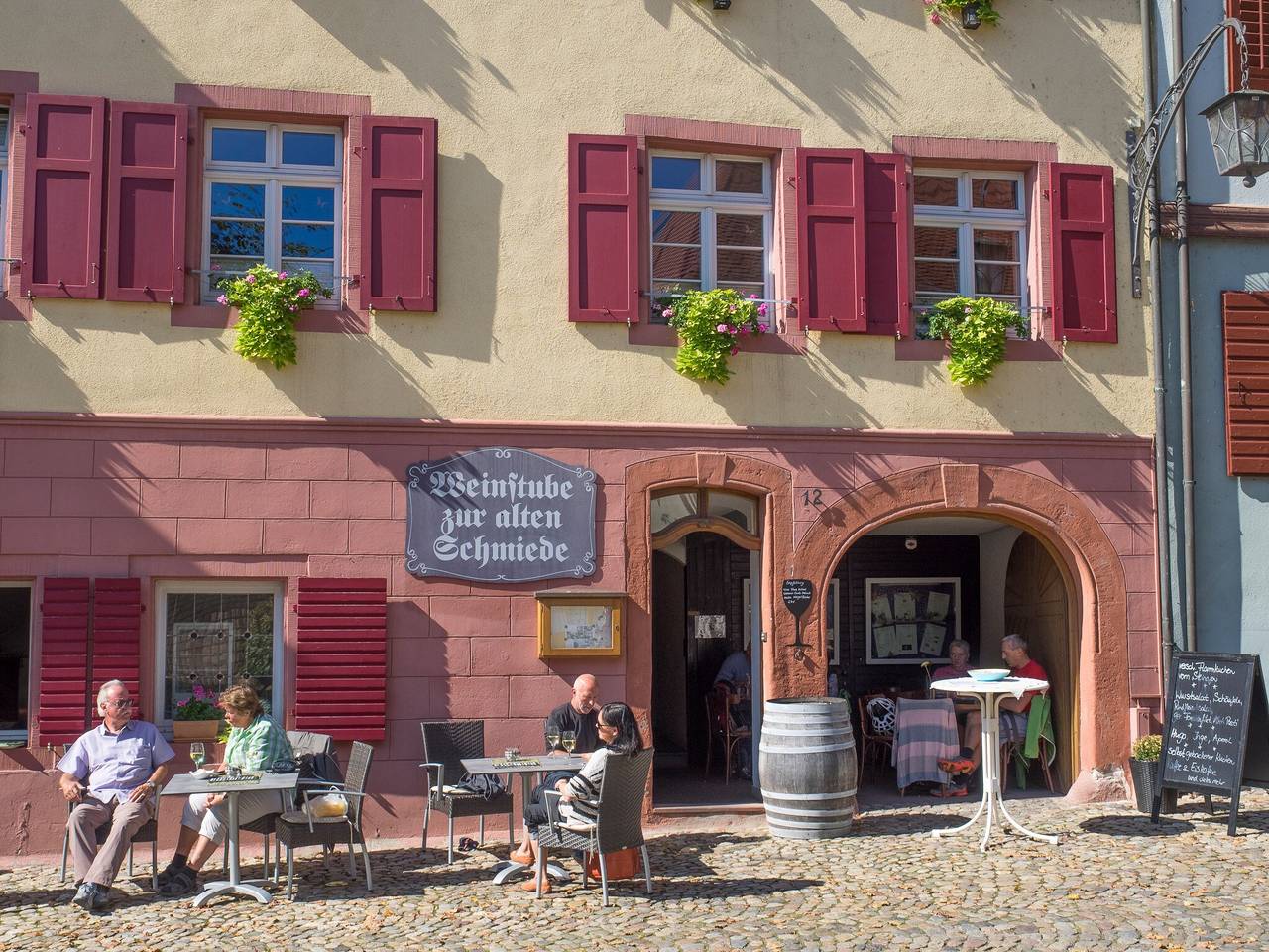 Apartamento inteiro, Apartamento 'Wein- und Vesperstube' com terraço privado e Wi-Fi in Burkheim, Vogtsburg