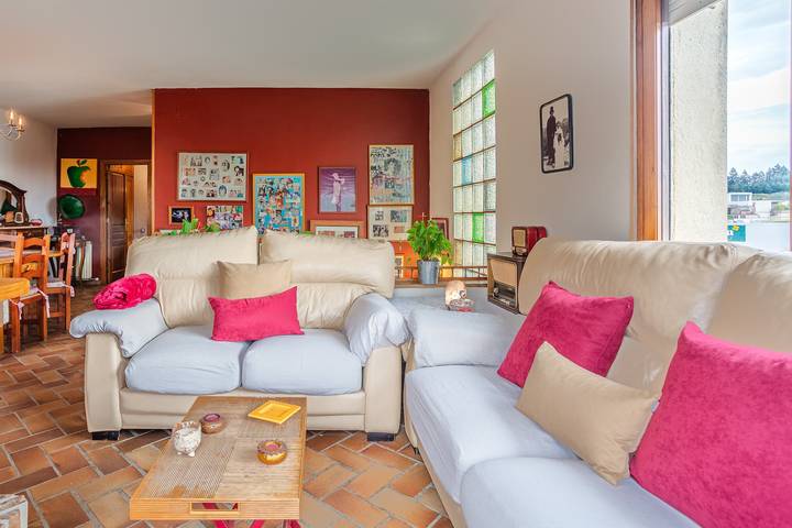 Apartamento entero, Estudio privado 'Can Mussol' con terraza, balcón y Wi-Fi in San Hilario Sacalm, Provincia de Gerona