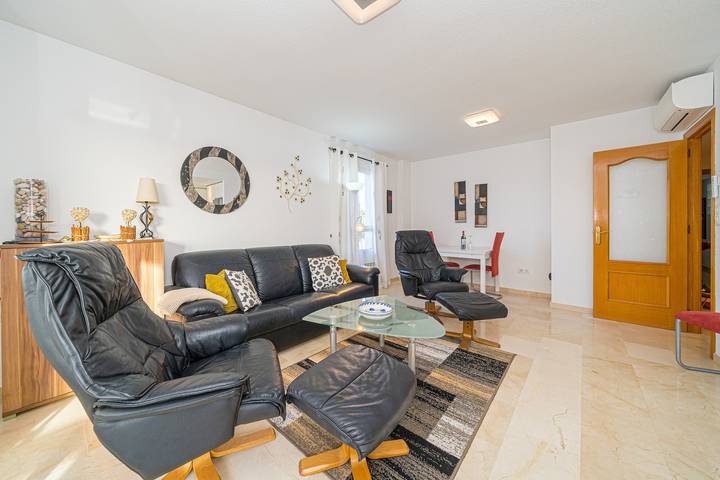 Ganze Wohnung, Ferienwohnung 'Cal Albir Atico' mit Gemeinschaftspool, Wi-Fi und Klimaanlage in L'Albir, Alfàs del Pi