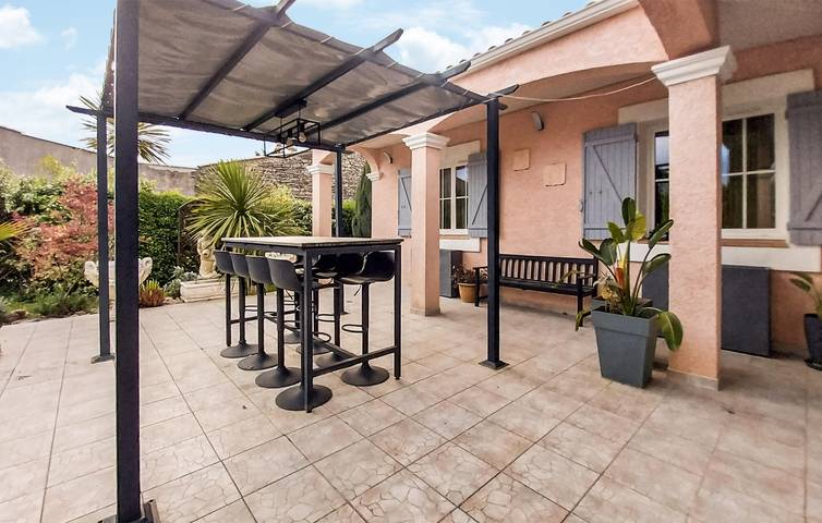 Charmante 2-Zimmer-Wohnung mit Pool in Saint-Laurent-d'Aigouze in Saint-Laurent-d'Aigouze, Mittelmeerküste (Frankreich)