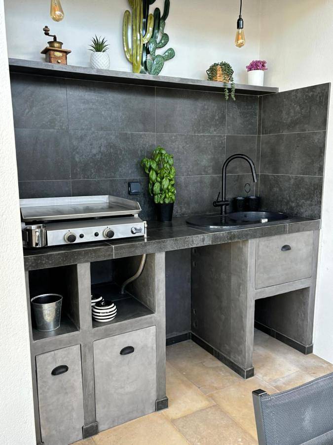 Location de vacances pour 4 personnes, avec jardin ainsi que piscine et vue à Prades-le-Lez - 3