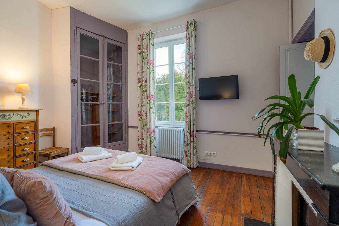 Chambres d'hôtes H. de Surgères - La Belle Hélène in Surgères, Région de Rochefort