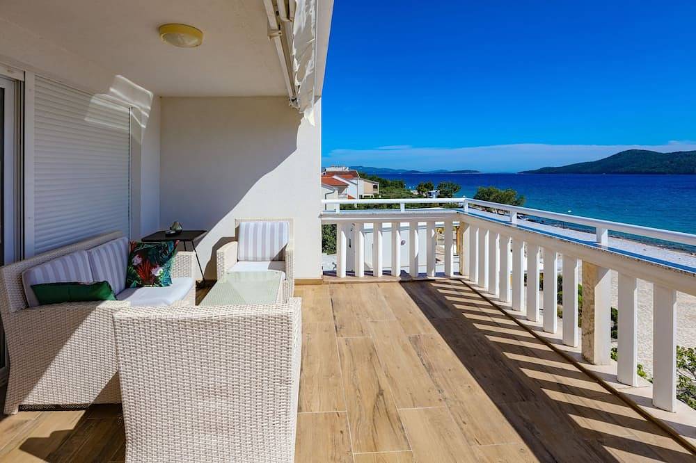 Ganze Wohnung, 2-Zimmer-Ferienwohnung am Strand Zablace, Sibenik in Sibenik, Šibenik-Knin