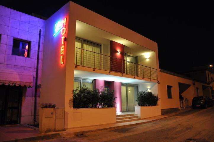 Hotel dla 2 osób, z balkon w Olbia