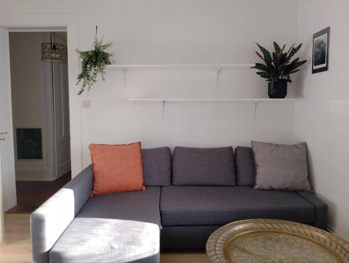 Ganze Wohnung, Four-Bedroom Apartment with Lake View in Montreux, Genfer See