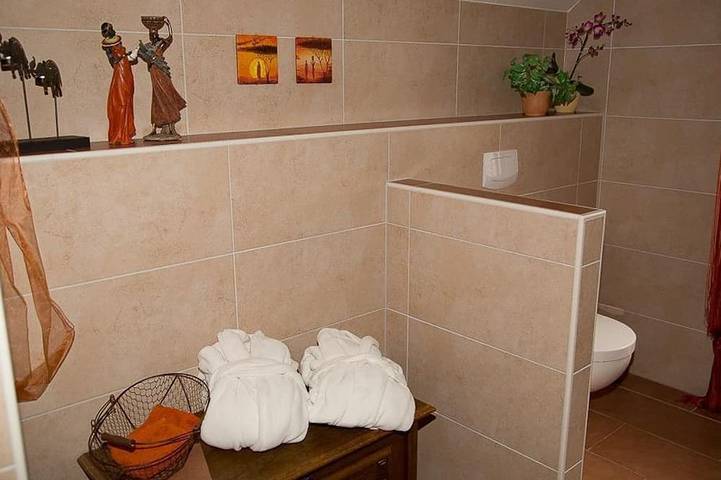 Ferienwohnung für 2 Personen, mit Sauna und Garten in Monreal - 4