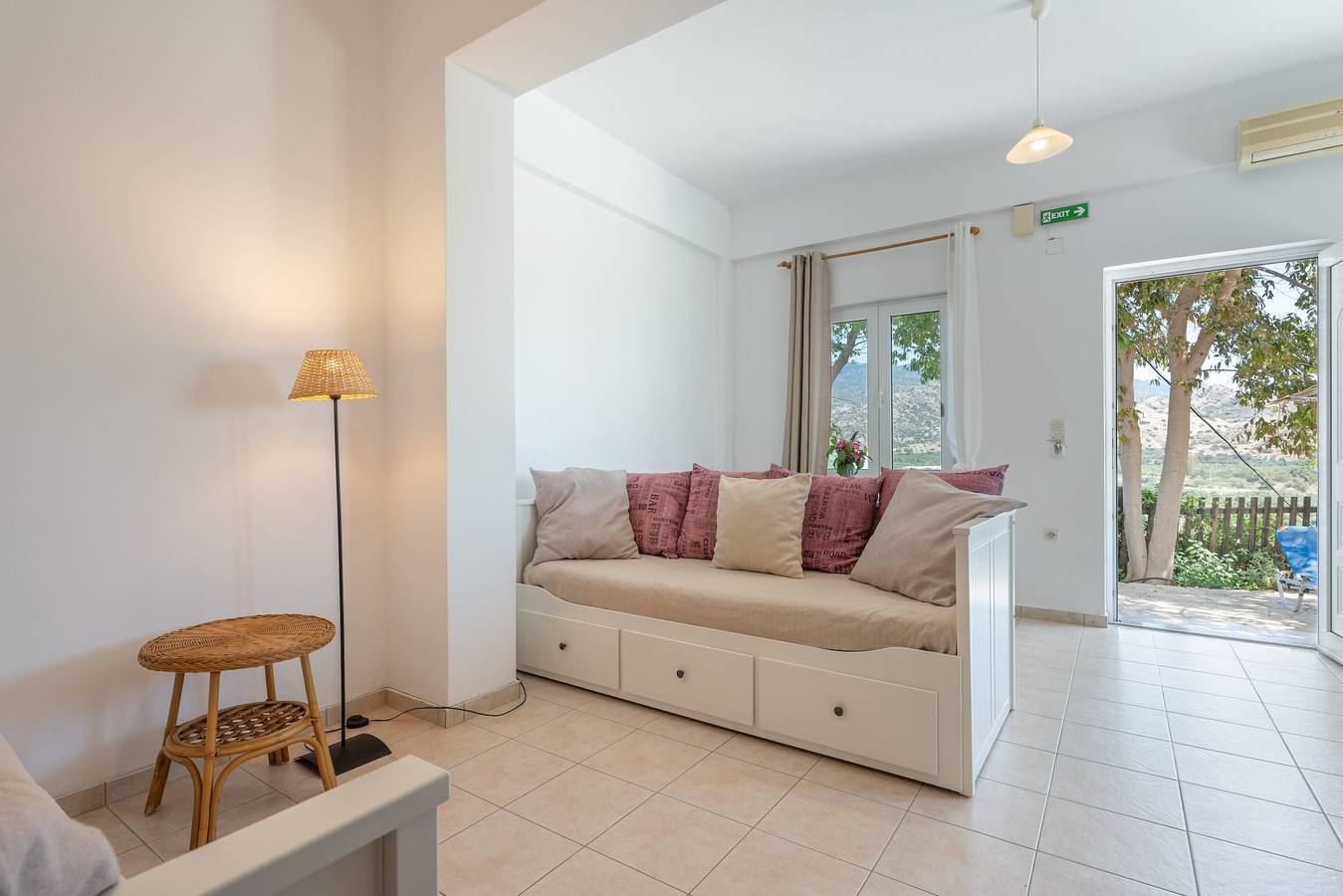 Apartamento entero, Apartamento vacacional "Kallithea" con vistas al mar, 2 terrazas compartidas y Wi-Fi in Myrtos, Lasithi
