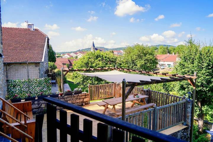Maison de vacances pour 8 personnes, avec Jardin et Sauna dans Neufchâteau
