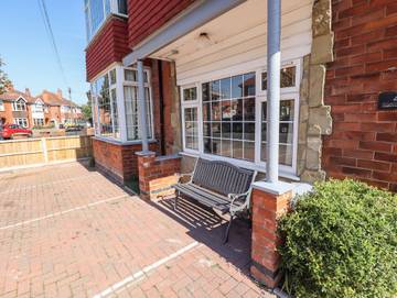 Holiday Home for 18 People in Skegness, Lincolnshire, Photo 1