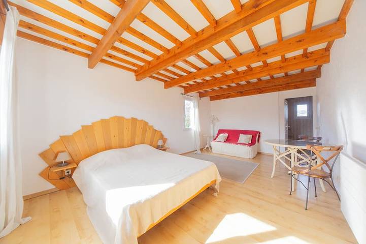 Location de vacances pour 10 personnes, avec jardin et piscine à Quincié-en-Beaujolais - 4