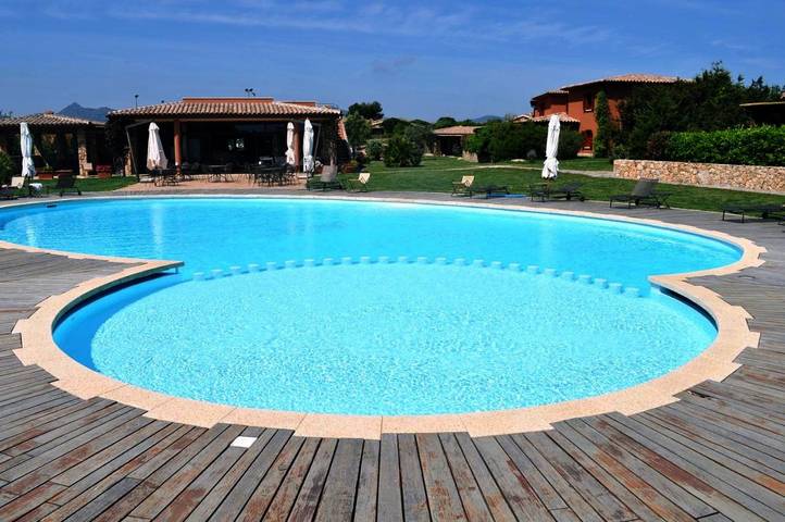Villaggio vacanza per 6 persone, con Balcone e Terrazza nonché Giardino e Piscina in Sardegna