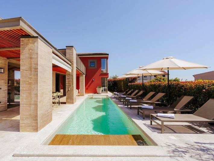 Villa für 10 Personen, mit Terrasse und Garten sowie Pool und Sauna in Fazana