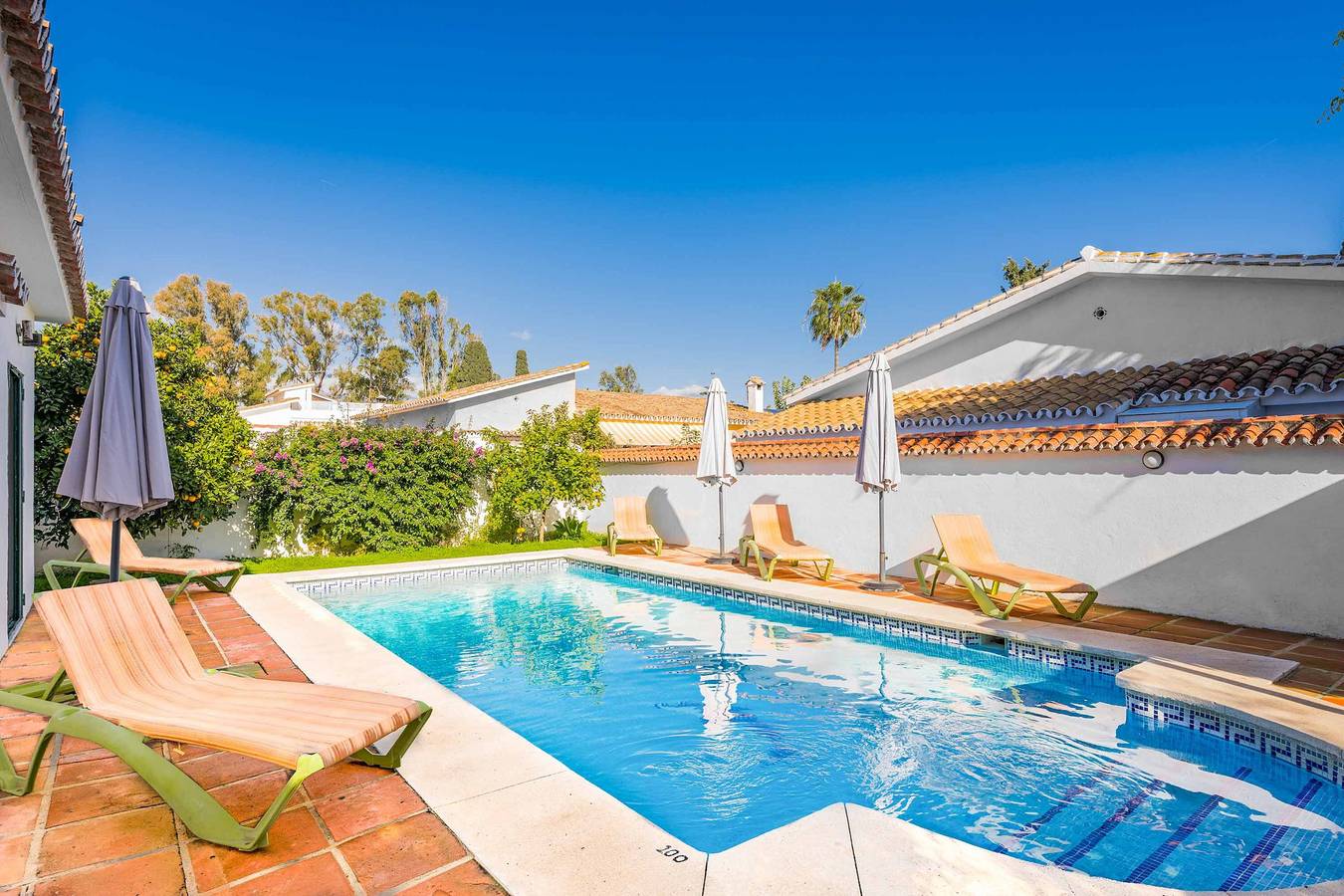Villa voor 8 personen met terras in Triangulo de Costalita, Estepona