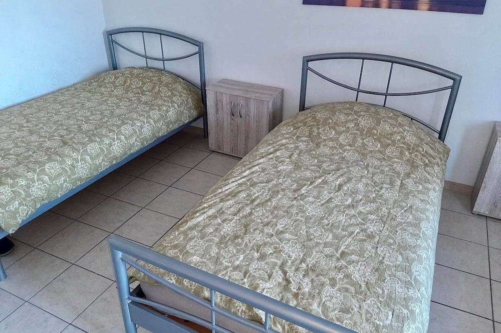 Ganze Wohnung, Apartment mit Balkon, Neuss in Neuss, Düsseldorf und Umgebung