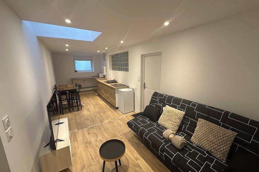 Entire apartment, Accommodation for 2 to 4 people in Calais, Calais region