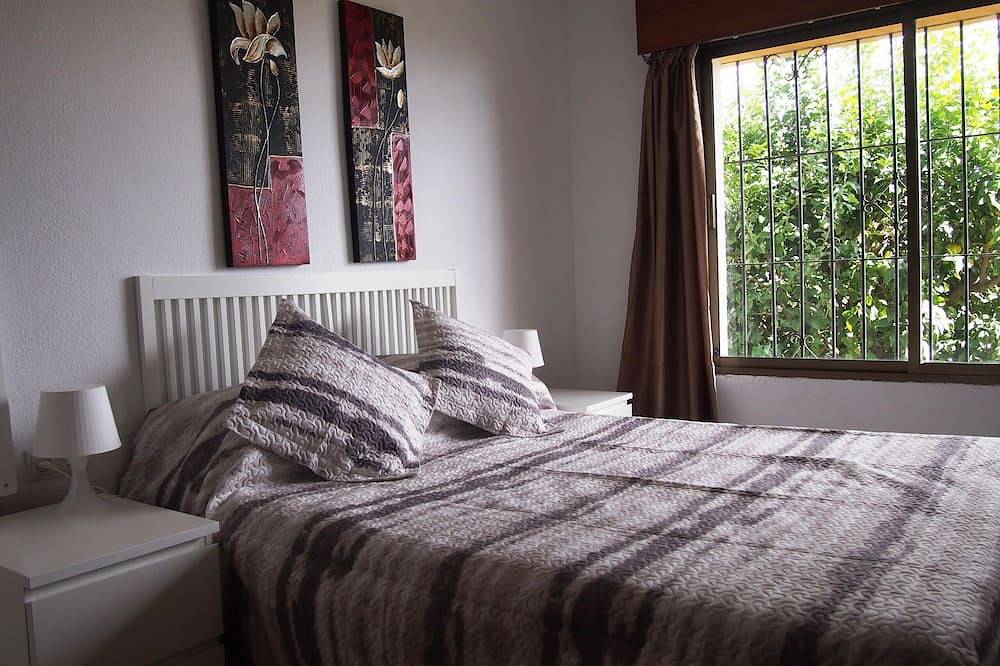 Fortryllende villa med privat basseng og fantastisk utsikt, nær stranden. in Torremuelle, Benalmádena