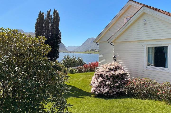 Ferienwohnung für 4 Personen, mit Garten in Selje