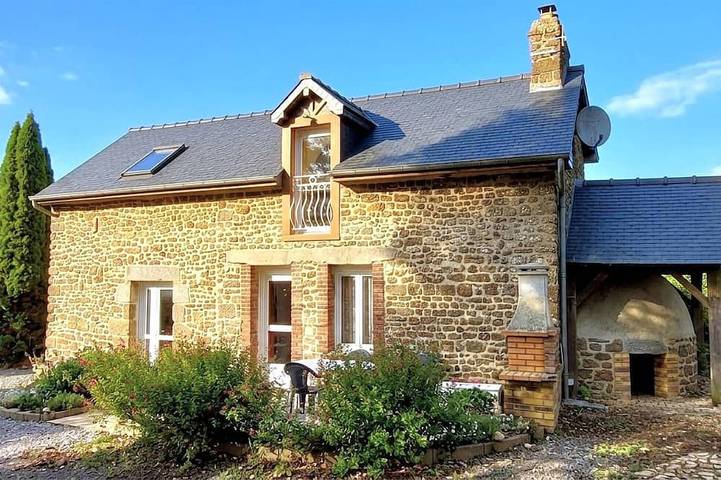 Location de vacances pour 5 personnes, avec jardin, animaux acceptés à La Chapelle-Urée