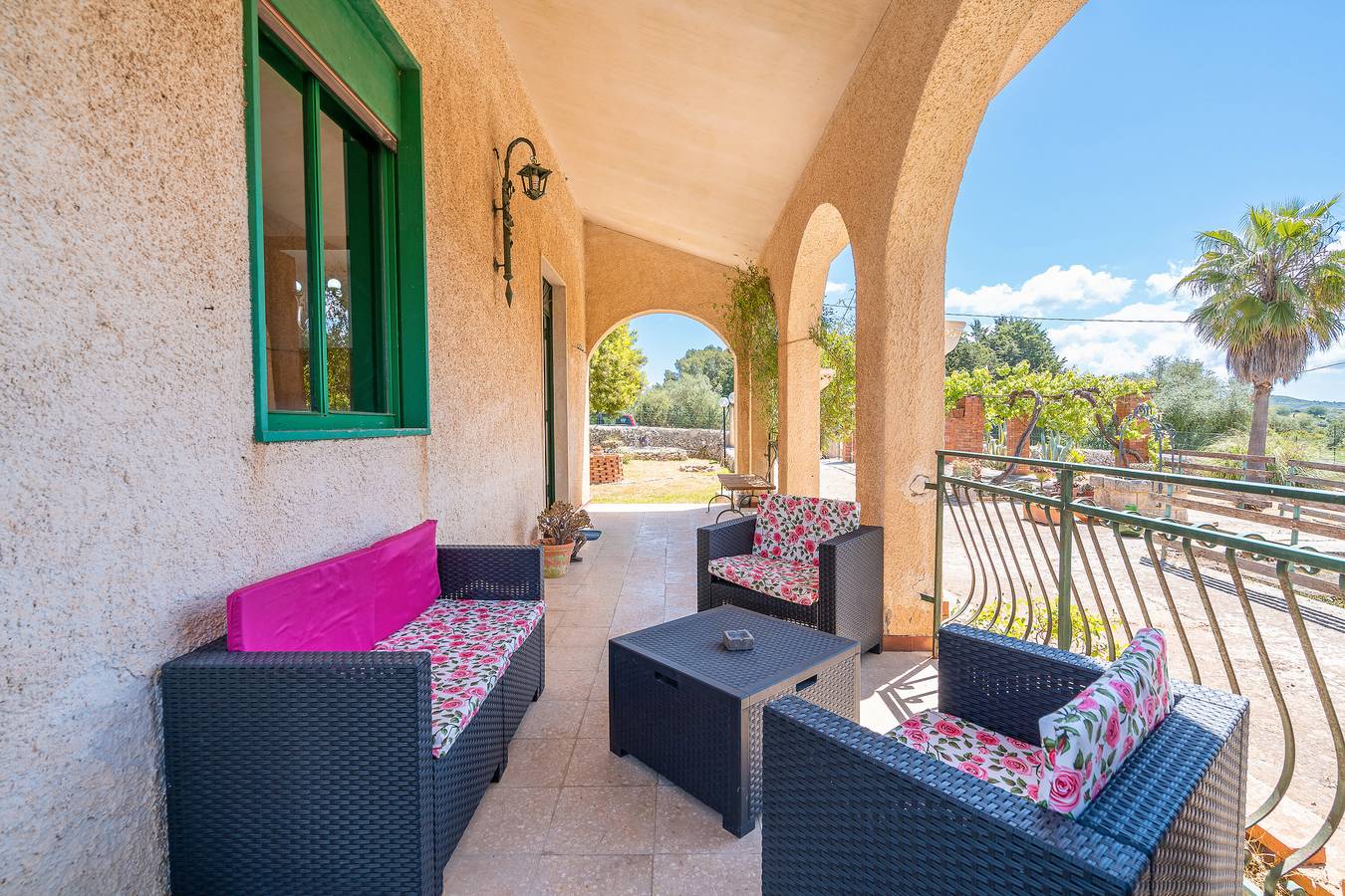 Villa 'La Quiete Della Campagna' with Mountain View, Private Terrace and Private Garden in Noto Området, Syracuse Provinsen