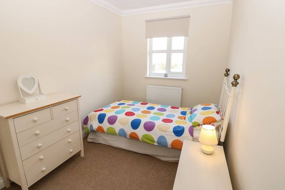 Hurst View, Yarmouth in Norton Green, Isle of Wight